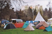 Demo gegen die Zerstrung durch eine
                          Zollfreistrasse, Zeltlager mit Tipi 2004