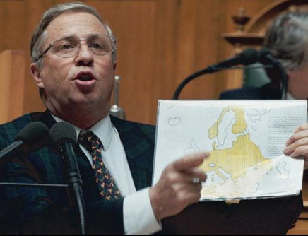 Blocher erklrt im Nationalrat seine Version
                    der schweizer Geschichte einer Karte von 1943, 18.
                    Mrz 1997