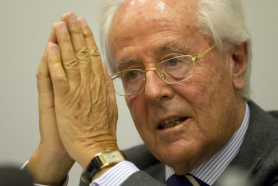 Krimineller Herr Tito Tettamanti betet
                        gerne und bewirkt Billionensch�den