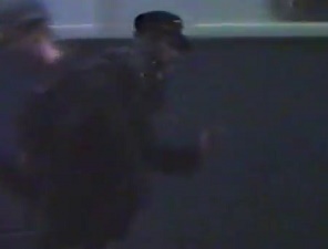 Hausbesetzung an der
                          Badenerstrasse 2, 2 Rollschuhfahrer