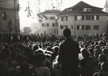 Jugenddemonstration im Sommer 1980 im Stadtzentrum
              von Z�rich, Foto Olivia Heussler