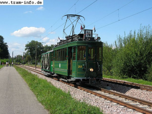 Basler
                      Verkehrsbetriebe (BVB), historisches Tram auf der
                      Linie 14 in Muttenz oder Pratteln