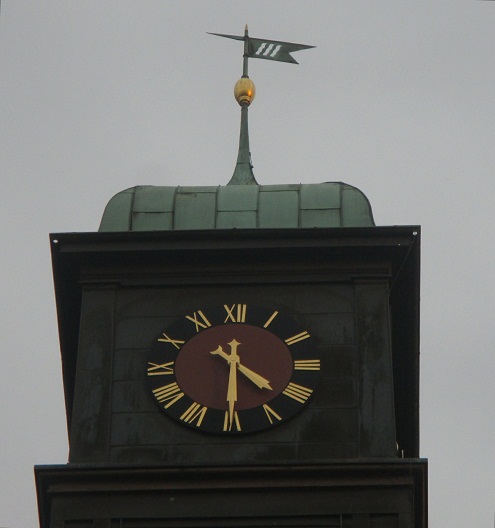 Langenthal Marktgasse 13
                                    Kaufhaus, der Glockenturm �ber dem
                                    Pyramidengibel mit Obelisk mit Kugel
                                    f�r die Weltdomination