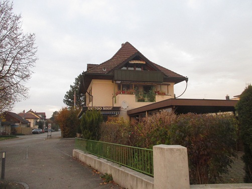 Langenthal Hausdach mit
                            Doppelpyramide