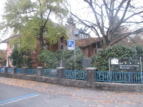 Langenthal Ringstrasse 30, die
                        Terror-Steiner-Schule mit der Karmalehre, die
                        Kinder h�tten ihre Eltern ausgesucht