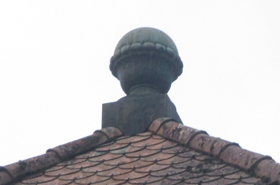 Langenthal, die
                                    Terror-Steiner-Schule mit einer
                                    Knospe auf dem Dach eines Anbaus,
                                    Zoom