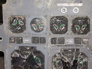 Vier �ldruckanzeigen im Jumbolino
                                  von Crossair 3597, eine Anzeige ist
                                  verkehrt kopf�ber eingebaut