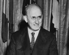 Henry Morgenthau,
                        Roosevelts Finanzminister 1934-1945, wollte
                        Deutschland in einen Agrarstaat
                        zur�ckverwandeln