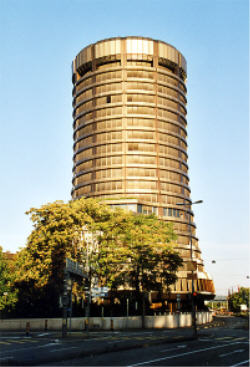 BIZ-Turm
                      in Basel 02