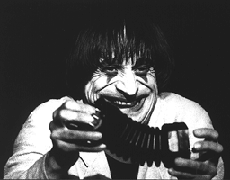 Dimitri: Scene with
                        mini accordeon