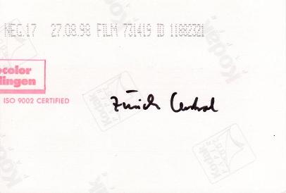 Grafiti: Wegweiser zum Zensurzentrum, die
                Rechtsabteilung der Z�rcher Polizei am Bahnhofquai in
                Z�rich, R�ckseite