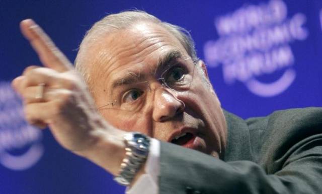 OECD-Generalsekret�r Angel
                  Gurr�a mit Zeigefinger