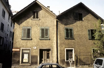 Little houses are empty in Zurich
                                  Aussersihl District 01