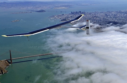 Solar aircraft
                                "Solar Impulse" from Piccard
                                over San Francisco with Golden Gate
                                Bridge