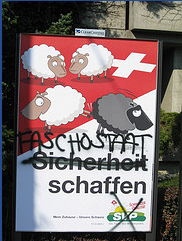 Contra-Graffiti
"Faschostaat schaffen" Contra-Graffiti "Faschostaat
schaffen"