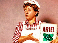 Waschmittelwerbung für
Ariel mit Klementine Waschmittelwerbung für Ariel mit
Klementine