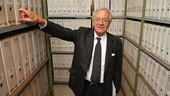 Jean François Bergier im
Aktendepot Jean François Bergier im
Aktendepot