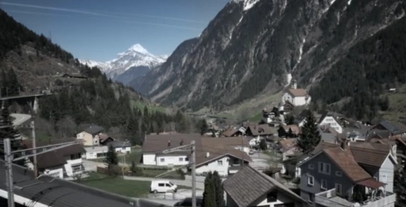 Sicht auf den Gotthard
                      von Wassen aus mit Bergpyramide