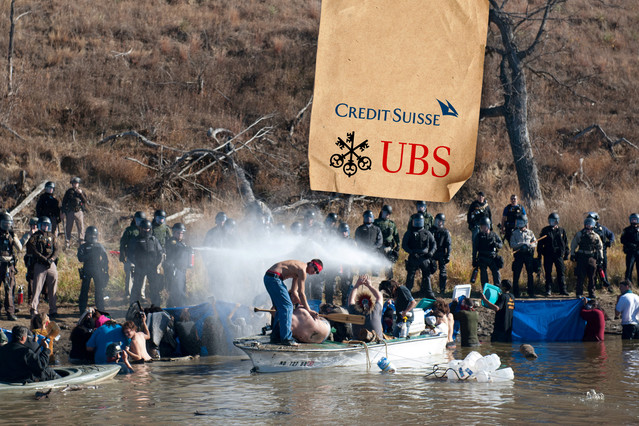 Kriminelle schweinzer
                    Banken UBS+CS finanzieren Trumps �l-Pipeline durch
                    Sioux-Gebiet