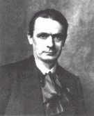 Rudolf Steiner, ein Rassist, dessen
                            Werke bis heute ganz legal Rassismus
                            verbreiten, z.B. mit der Formulierung, dass
                            in Steiner-Schulen "Vollmenschen"
                            gez�chtet werden (z.B. von Staatsanwalt
                            Amann in Basel nicht beanstandet), oder die
                            Steiner-Menschen behaupten, jeder habe sich
                            seine Eltern "ausgew�hlt" (und das
                            Justizdepartement bezeichnet das als
                            "Kultusfreiheit")