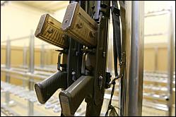 Abgestellte
                        schweizer Sturmgewehre